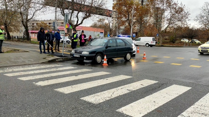 Пореден инцидент!Водач блъсна 56-годишна на пешеходна пътека в Благоевград