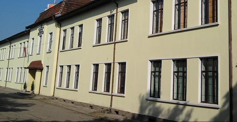 Нови класни стаи за пернишко училище след решение на правителството