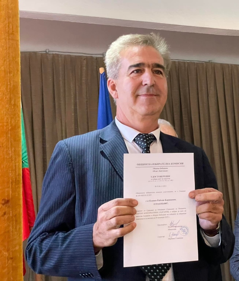 Тъжна вест! Почина кметът на село Блажиево Пламен Караканов, мъжът издъхнал на тържество за рождения ден на съпругата му 
