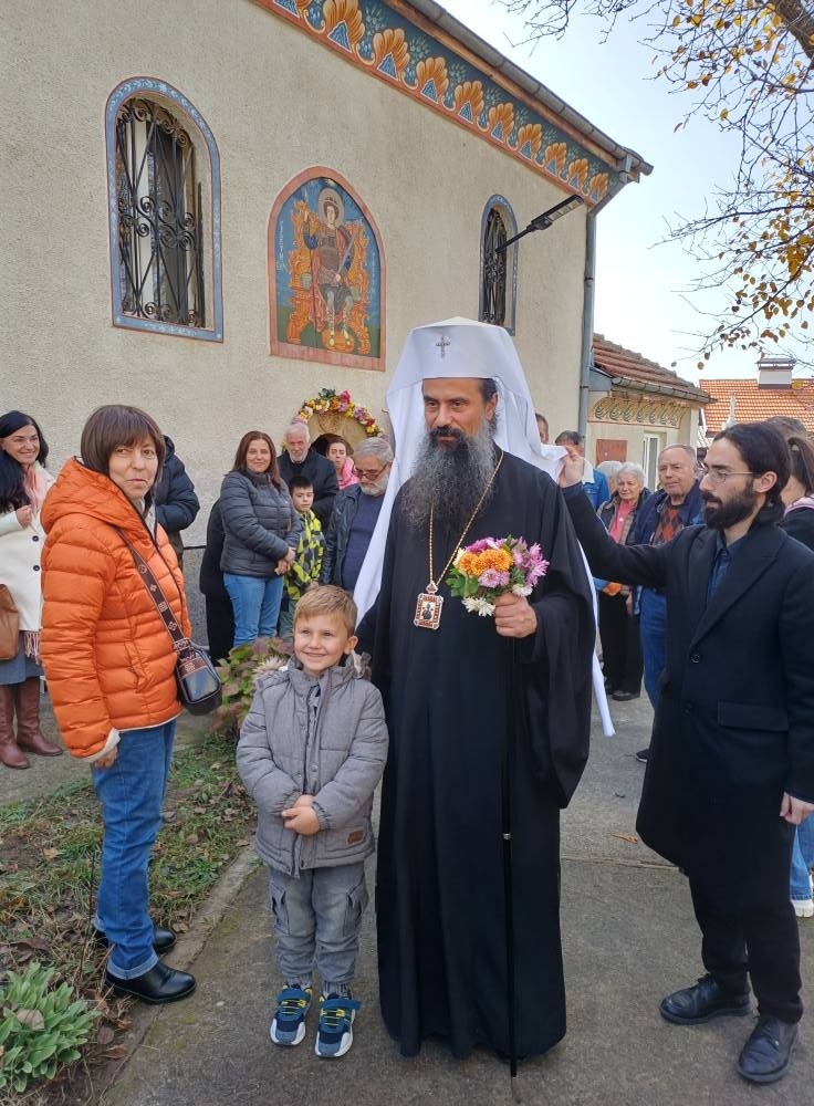 Патриарх Даниил освети новия духовно-просветен  център в Самораново и призова: Учете се на молитва
