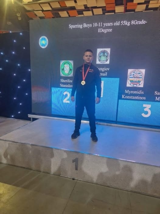 Петокласник от Белица се окичи със златен медал по бойни спортове