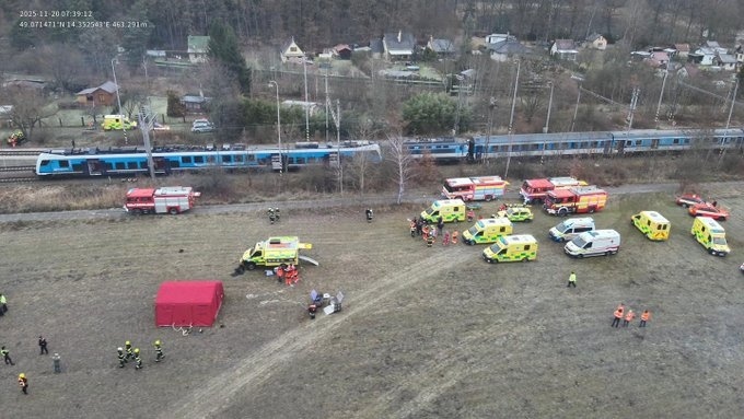 Десетки ранени при влакова катастрофа в Чехия