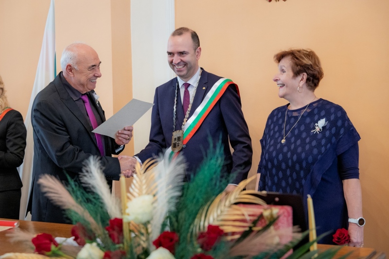 44 златни двойки от община Кюстендил отбелязаха 50 години семеен живот