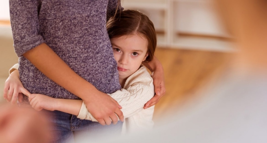 Задържаха мъж от Дупница,  нападнал с юмруци приятелката си и нейната дъщеря