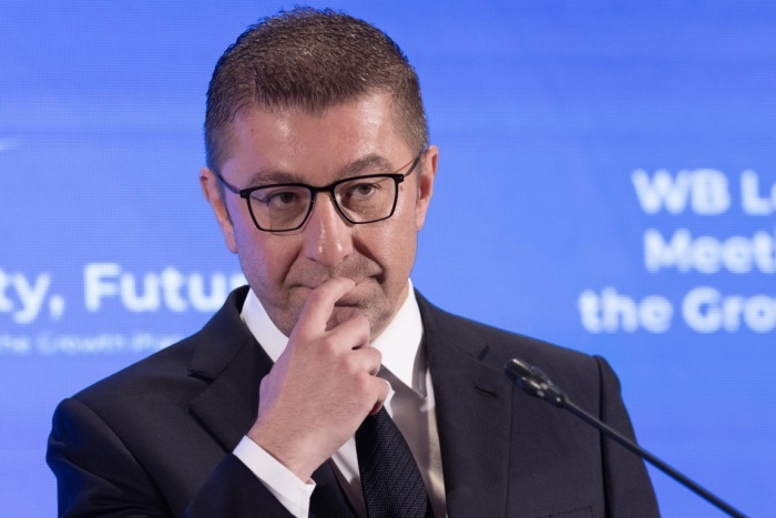 Северномакедонският премиер за побоя над Перев: Дъждът го е намокрил, решил да се самонарани