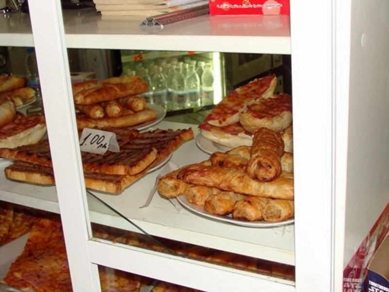 Мъж от Хвостяне открадна закуски от автогарата в Благоевград