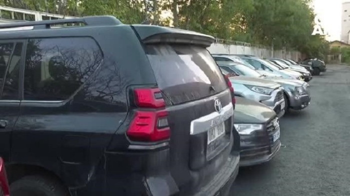 Конфискуваха „БМВ“ с пренабити номера в Перник