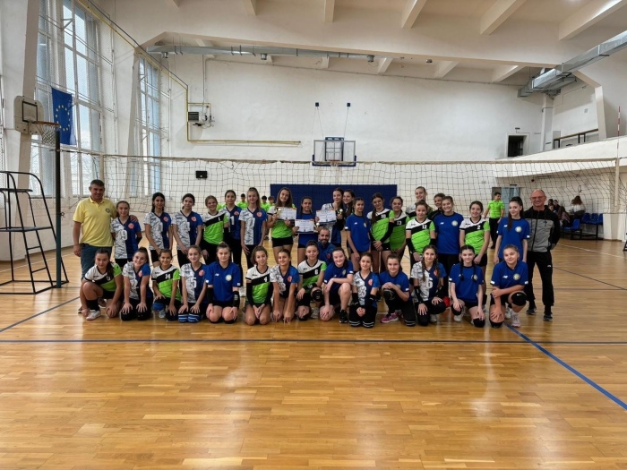 ПМГ Кюстендил завоюва 2 първи места на Ученическите игри по волейбол