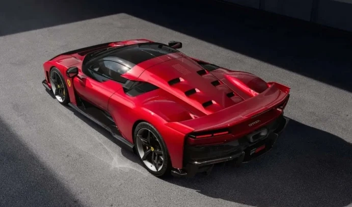 Защо Ferrari избра V6 вместо V12 за новата си суперкола?