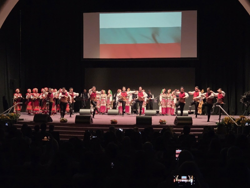 Ансамбъл „Пирин” вдигна на крак стотици българи в Лондон