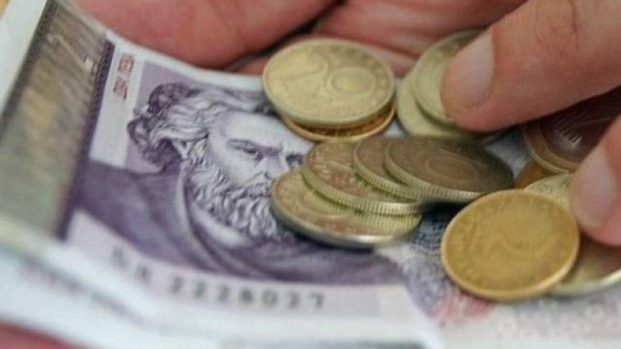 Млада перничанка измамила в магазин за рестото, пуснала парите в чантата