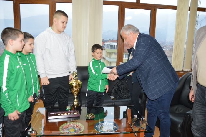 Кметът поздрави шампионите: Представянето на борците от Гоце Делчев е \