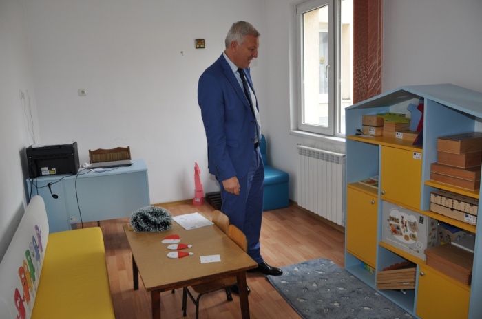Кметът на Разлог откри специализирани кабинети за деца със СОП в детските градини