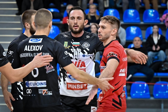 Локомотив Авиа  спечели драматично срещу Дея спорт в шампионата по волейбол