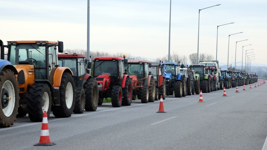 Пети ден тормоз по границита: Гръцките фермери отново блокираха граничен пункт \
