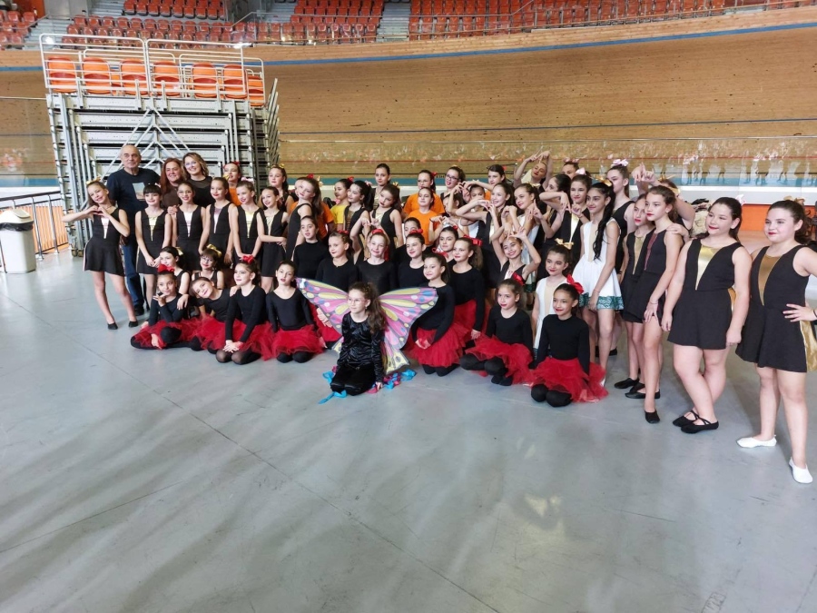 Мажоретките на ОУ „Евлоги Георгиев“ в Дупница завоюваха две първи и две втори места на национален фестивал