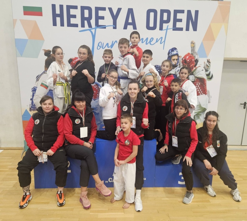 С 15 медала! Разложките таекуондисти триумфират на международния турнир „Херея Оупън”