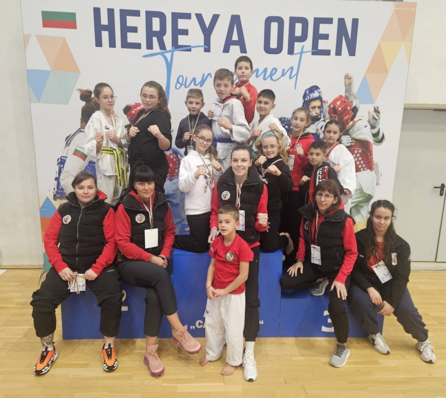 С 15 медала! Разложките таекуондисти триумфират на международния турнир „Херея Оупън”