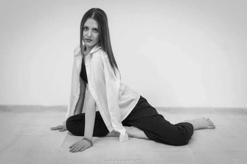 Скръб в Бяла Слатина: Загиналата 19-годишна девойка край Бобов дол е била знаменоска в гимназията 