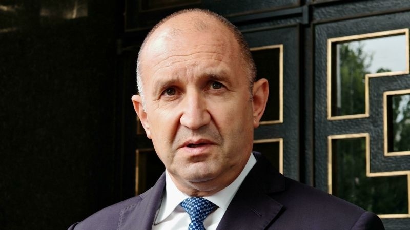 Радев към депутатите от фейсбук: Чуйте площадите, моят избор е ясен