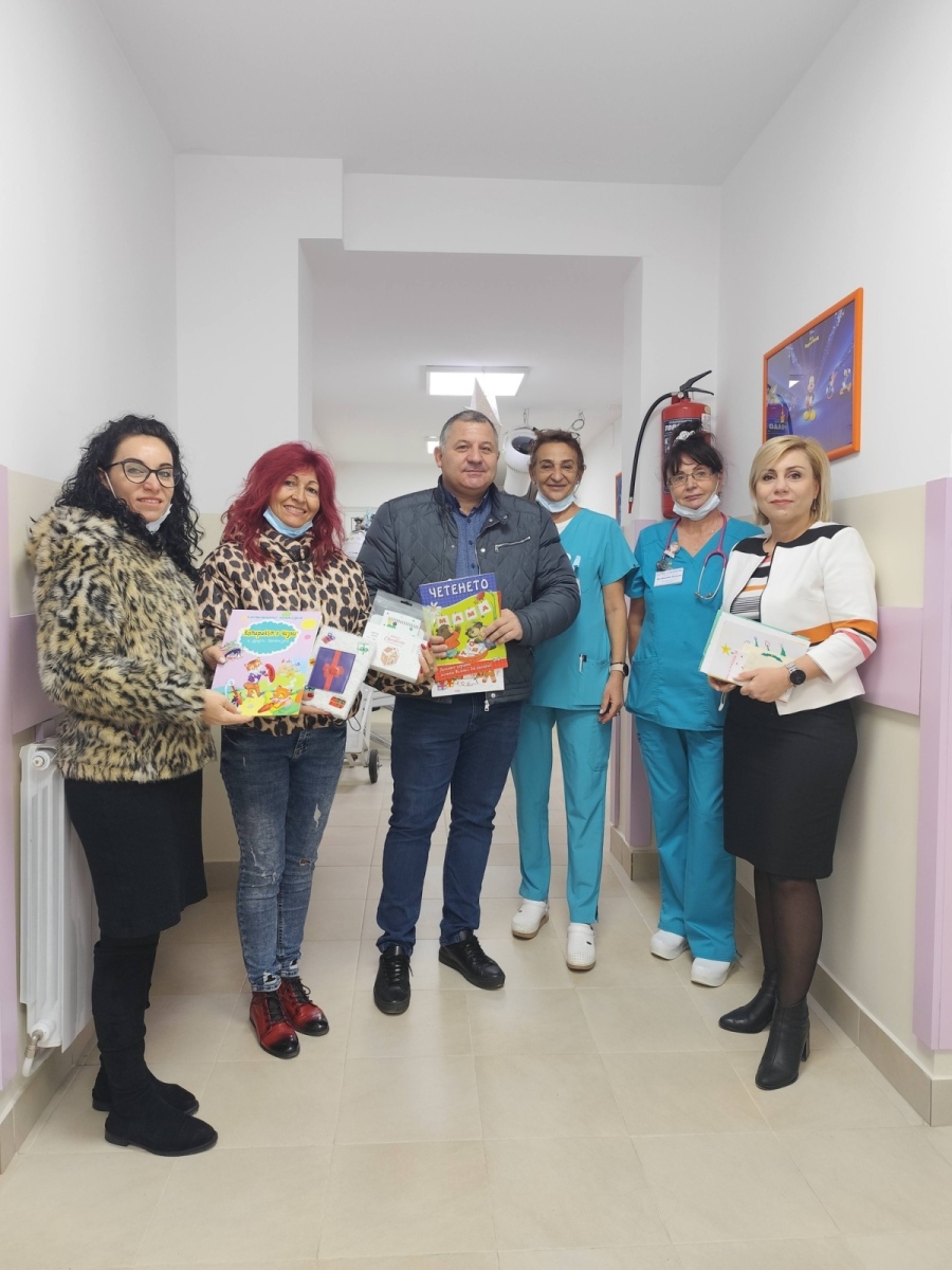 С „Маратон на добротата“ Добринище донесе усмивки на малките пациенти в МБАЛ-Разлог