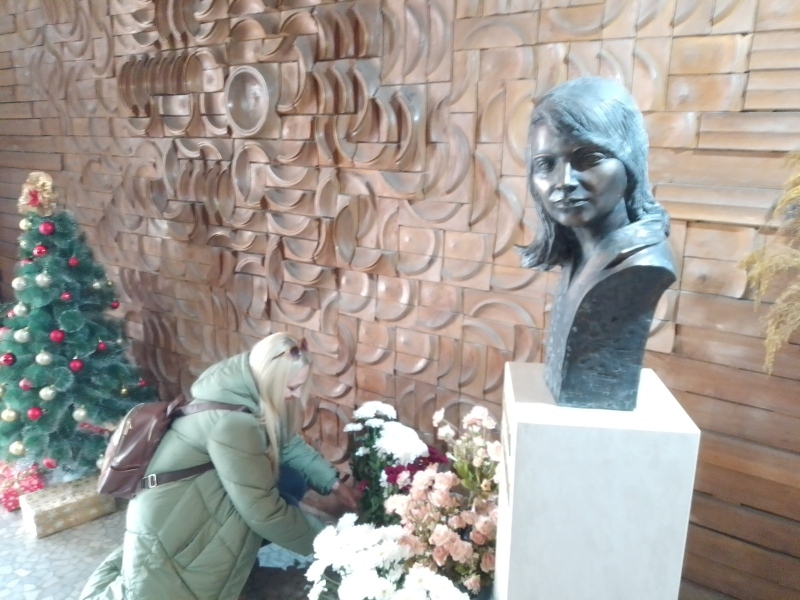 Навършиха се 87 г. от рождението на Невена Коканова: Актьори и културни дейци от Дупница почетоха голямата актриса