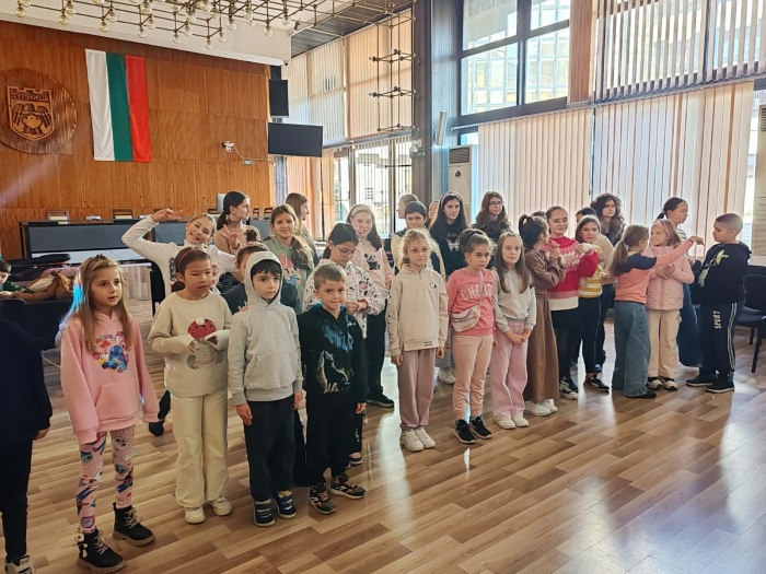 Малките таланти от „Арт портал“ – Дупница с коледно шоу