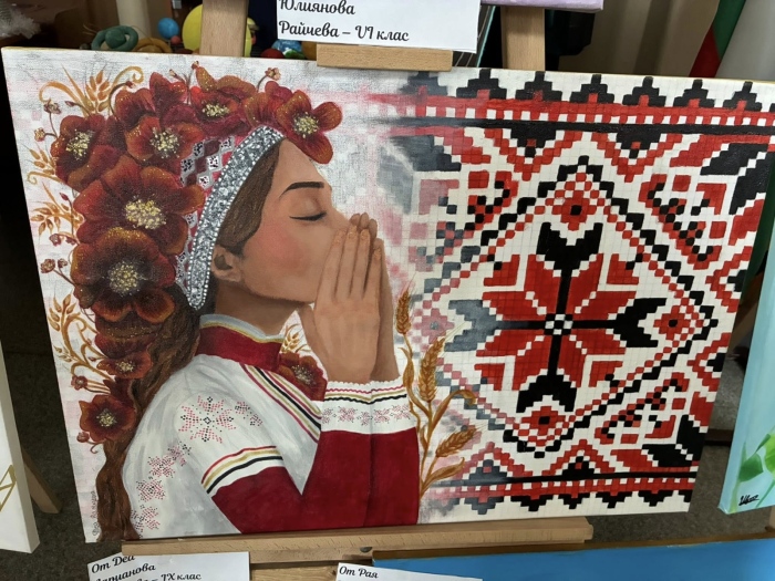 Млади таланти на Перник вплитат българска шевица в творбите си