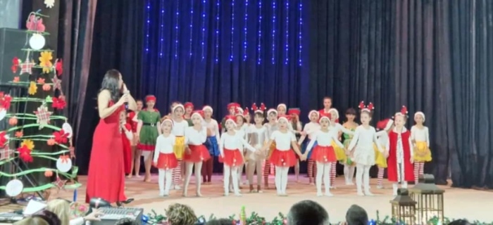 Коледен концерт в подкрепа на Евгени от Сапарева баня  донесе 3 291 лв. за лечението му