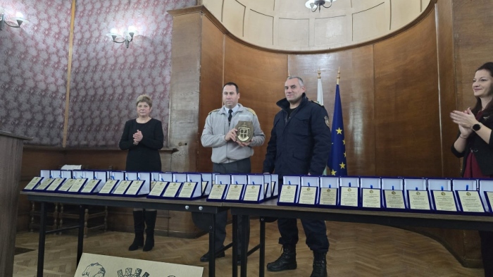 Кметът на Трън награди 80 служители на РДПБЗН – Перник за героизъм и професионализъм