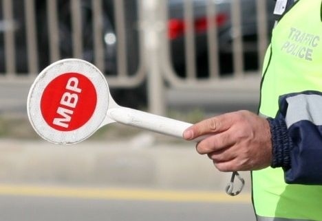 Засякоха млад шофьор с фалшиви номера в Конарско