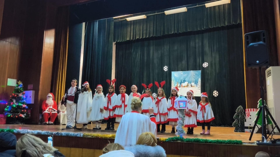 Дядо Коледа и Снежанка пристигнаха в Рила