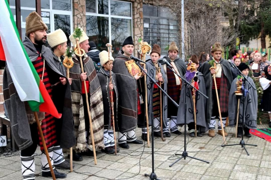 Млади момци коледари ще благославят за здраве и берекет в дупнишкото село Самораново
