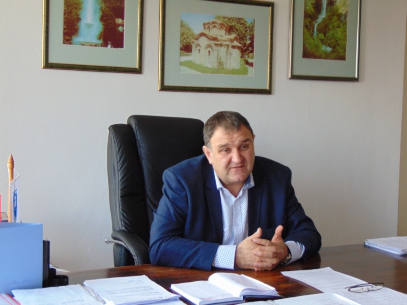 Поздрав от кмета на Община Сапарева баня Калин Гелев по повод Коледните празници и посрещане на Новата 2026-та Година