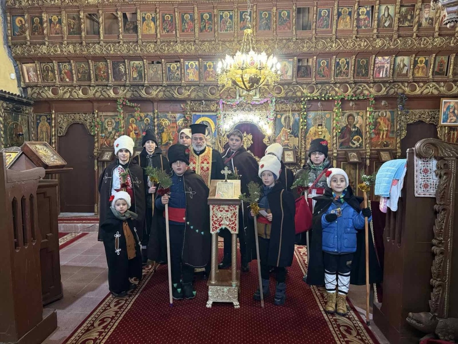 По стара българска традиция: коледари донесоха празнично настроение в Червен брег