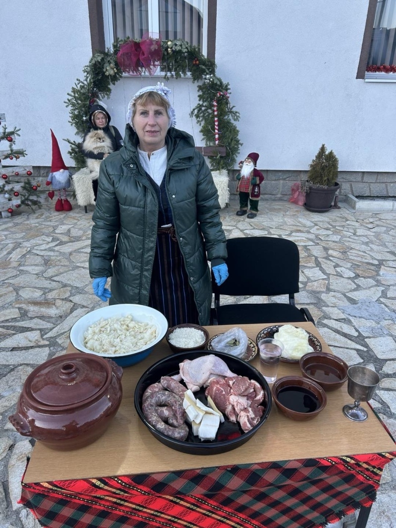 Добринище събра вкусовете на зимата и над 60 майстори на празника на капамата