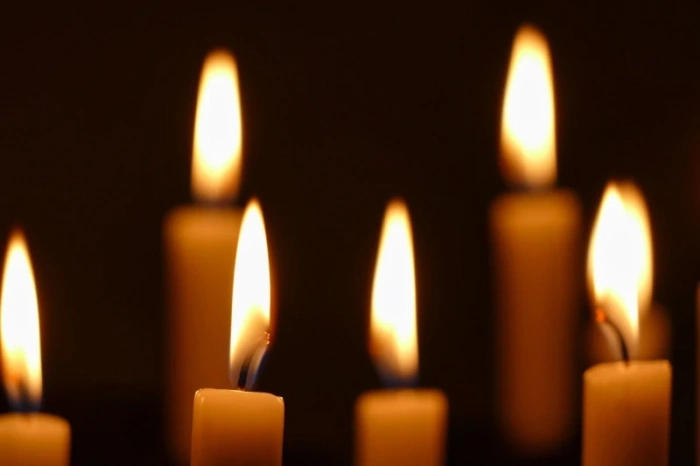 И църковните свещи са в евро