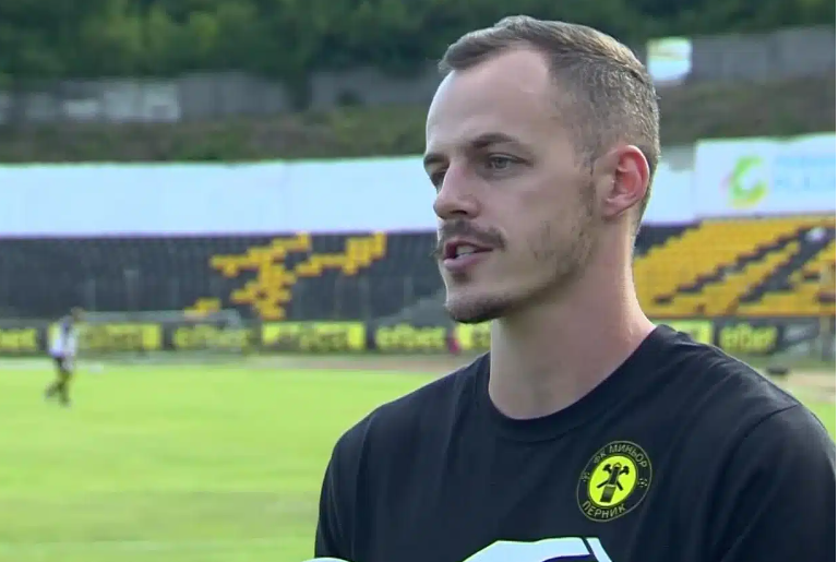 Ботев (Ихтиман) привлече юношата на ЦСКА  Божидар Чуканов