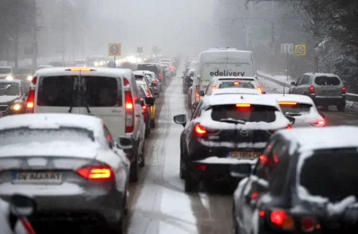 СДВР зове столичани: Ако не се налага да шофирате, оставете автомобилите