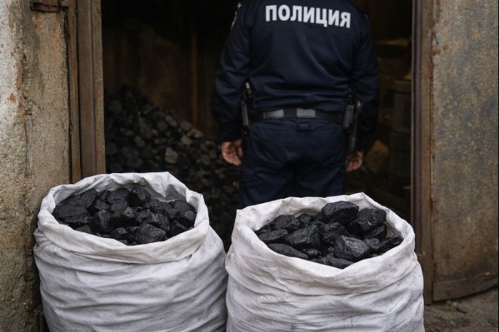 Мъж откраднал въглища от двор в Кюстендил