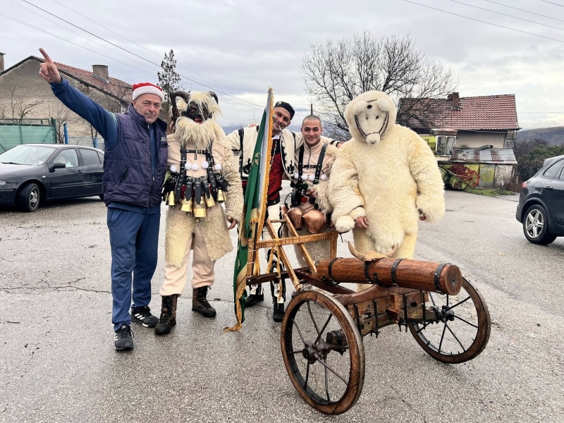 Кукерско шествие обиколи Бобошево за здраве и берекет през новата година