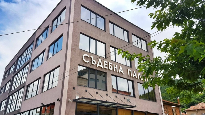Прокуратурата протестира домашния арест на обвинения в блудство с дете 72-годишен петричанин