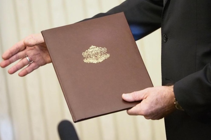 Утре Румен Радев ще връчи втория мандат