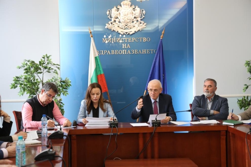 Скок на заболяемостта от грип: Здравният министър се срещна с директорите на РЗИ