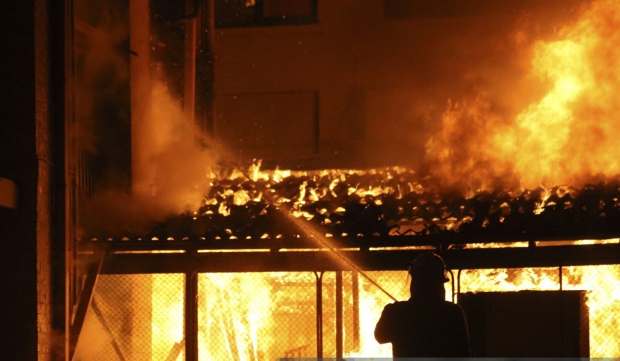 Горяха навес и оборудване в радомирското село Радибош