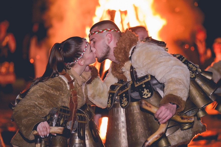 Сурвакарска целувка стана хит в Кралев дол