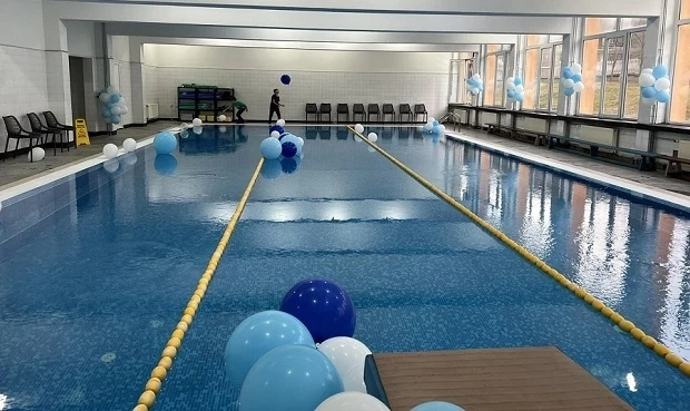 Фалшива новина за басейна в ПМГ в Кюстендил притесни родители, кметът свиква среща