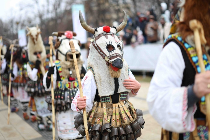 Перник кънти от чанове: „Сурва“ – най-големия маскараден фестивал в Европа събира хиляди (Обновено)