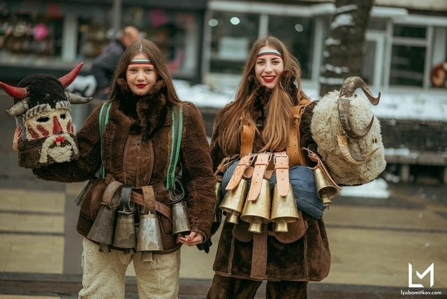 Добри новини за учениците в Перник: 23 януари ще е неучебен заради „Сурвакариада“