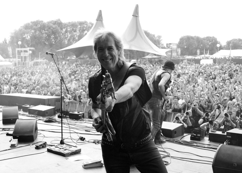 Почина член на рок групата „Скорпиънс“